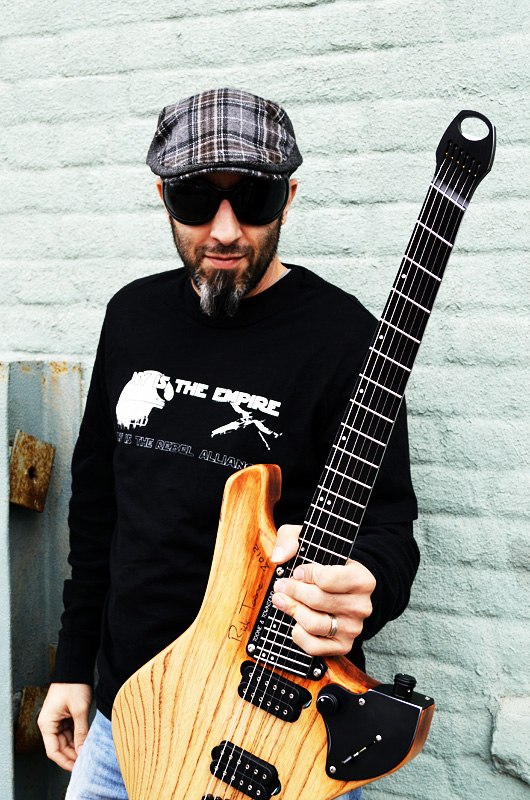 Chris Buono 吉他手，作曲家.jpg